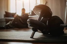 世界足坛主教练引援花费排名！瓜迪奥拉断崖领先 引援花费25亿欧