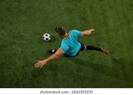 安永佳港队回来状态爆棚，一分钟进球？！新鹏城什么...