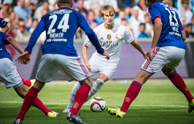 着旗帜为他 着旗帜为他