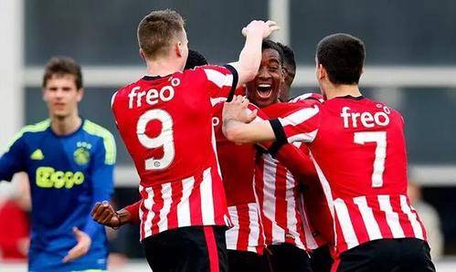 统足球强国 统足球强国